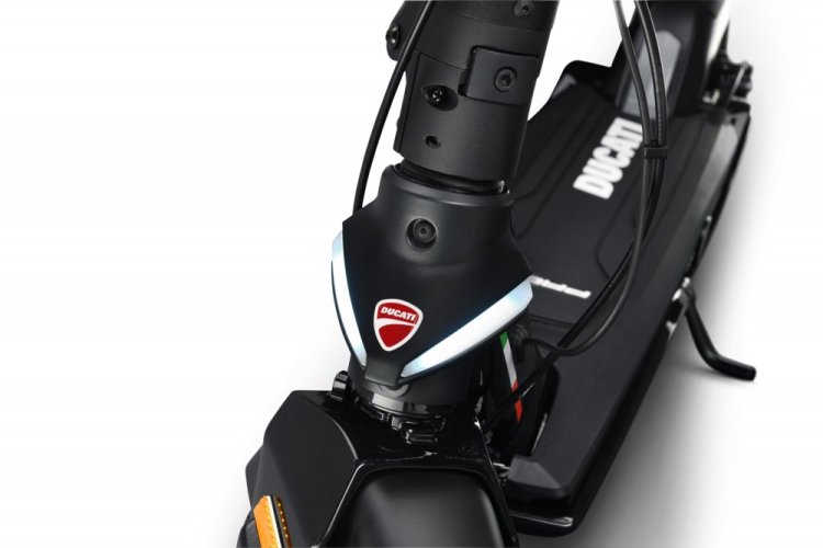 Elektrická koloběžka Ducati PRO-III