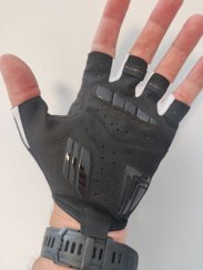 Bezprsté cyklistické rukavice rukavice Red Bull GLOVES