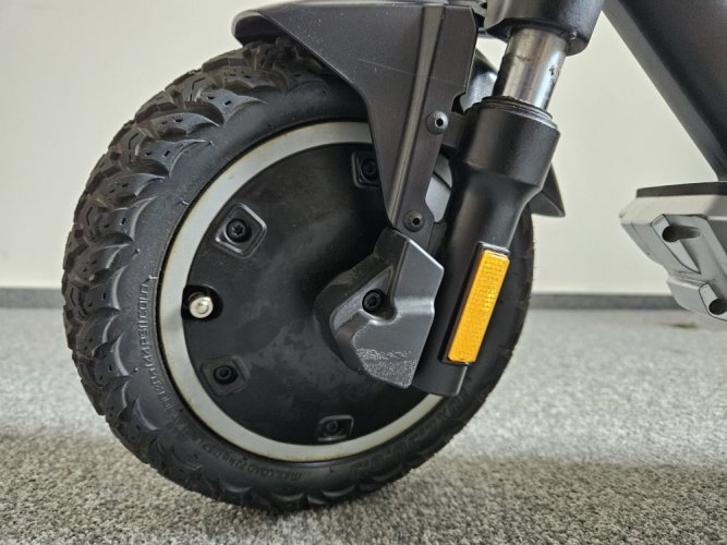 Elektrická koloběžka Jeep 2xe URBAN CAMOU (předváděcí č.5)