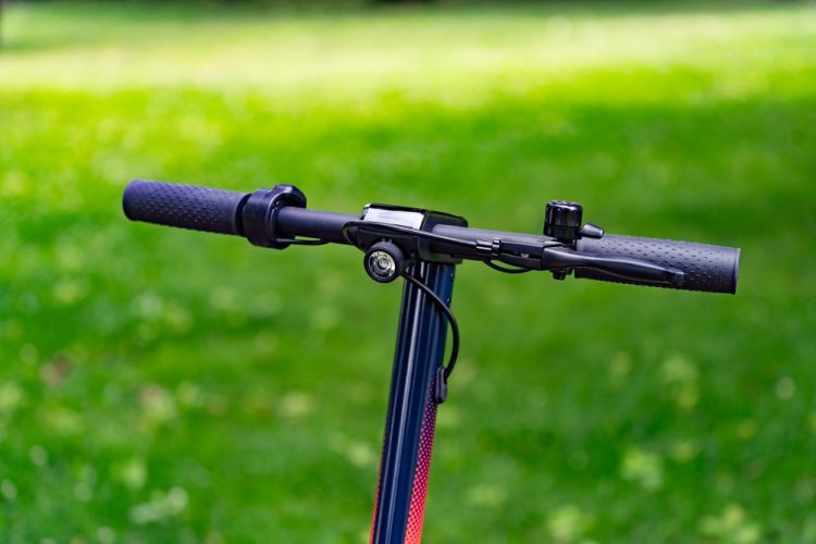 Elektrická koloběžka Red Bull 2RTEENOR 10-10