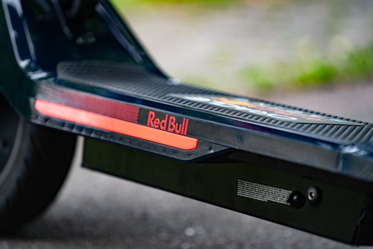 Elektrická koloběžka Red Bull RACE TEEN.2 10-10