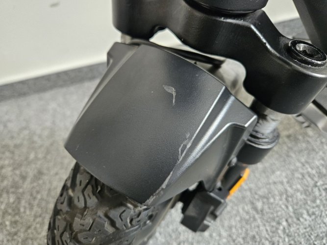 Elektrická koloběžka Jeep 2xe URBAN CAMOU (předváděcí č.5)