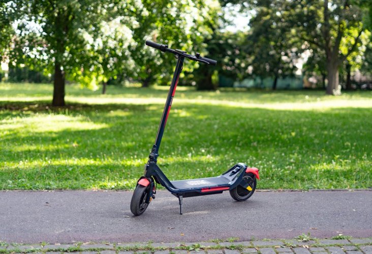 Elektrická koloběžka Red Bull RACE TEEN.2 10-10