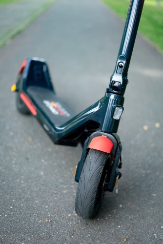 Elektrická koloběžka Red Bull RACE TEEN.2 10-10
