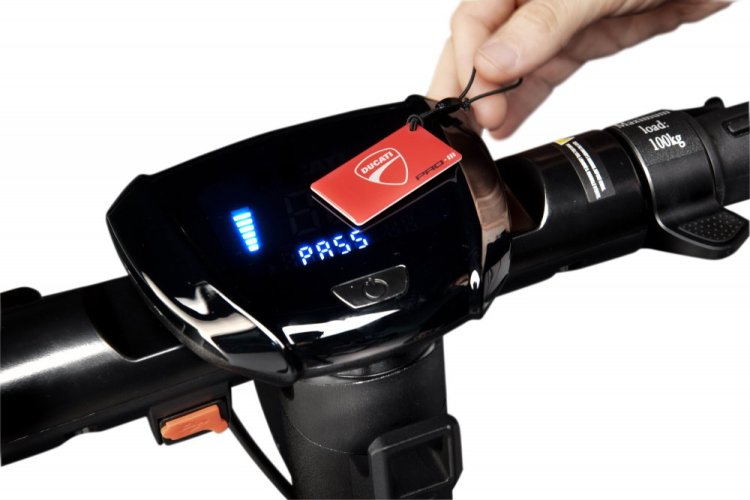 Elektrická koloběžka Ducati PRO-III