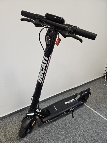 Elektrická koloběžka Ducati PRO-III (předváděcí č.6)